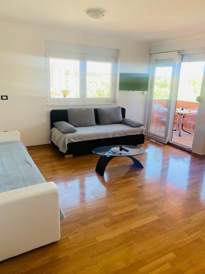 Apartments Nika Sukošan Exterior foto