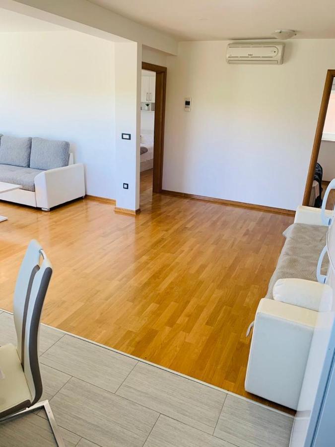 Apartments Nika Sukošan Exterior foto