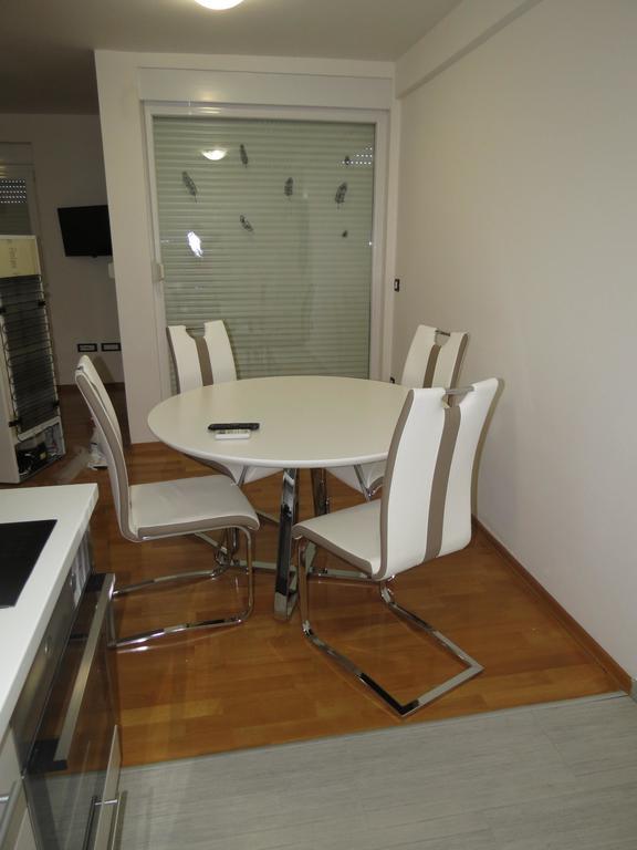 Apartments Nika Sukošan Exterior foto