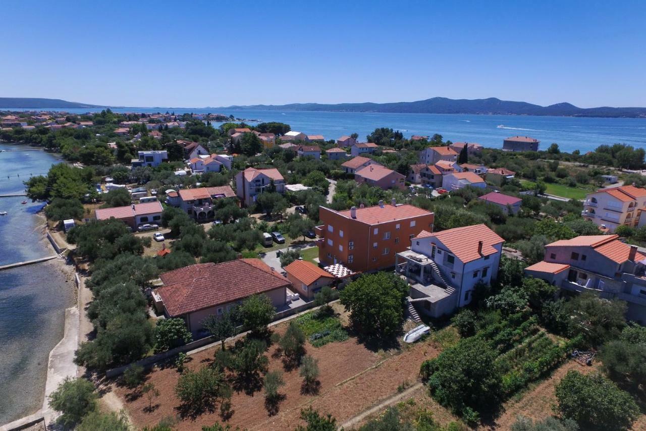 Apartments Nika Sukošan Exterior foto