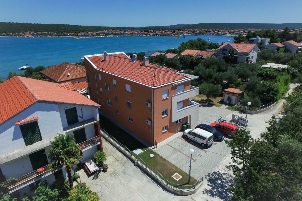 Apartments Nika Sukošan Exterior foto