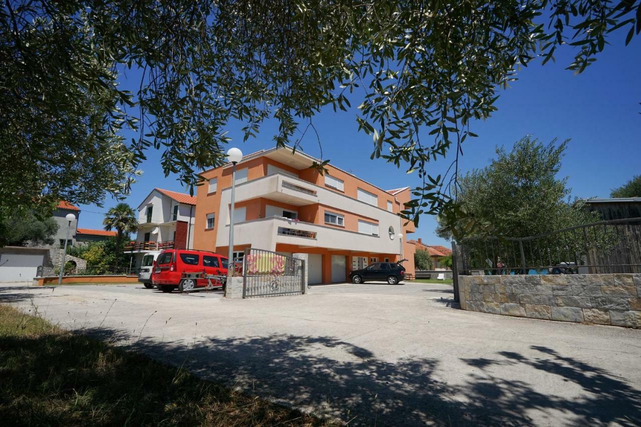 Apartments Nika Sukošan Exterior foto